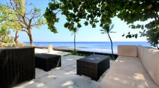 Villa Terang Bulan - absolute beachfront! - 6