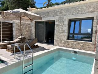 Goldeneye luxury Suites - 6