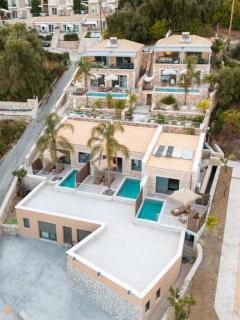 Goldeneye luxury Suites - 8