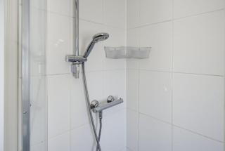 Bright 2 Bedroom, 2 Bathroom Apartment Cardiff Centre! - 6