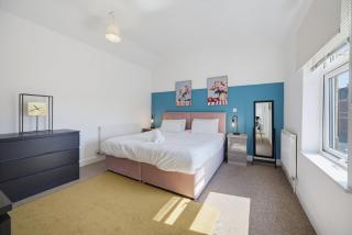 Bright 2 Bedroom, 2 Bathroom Apartment Cardiff Centre! - 3