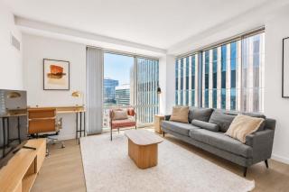 Modern Apt - Easy Transit Access - 8