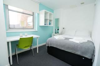 Budget En-suite Room in Coventry City Centre - 9