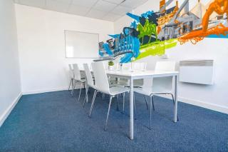 Budget En-suite Room in Coventry City Centre - 3