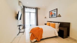 Stylish 1-Bedroom Apartment - 0