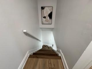 North Barrie !C Cozy and Spacious Private Bedroom with Shared Bathroom - 2