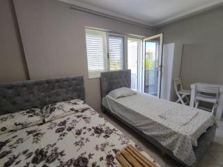 Ilirida-Swimming pool & garden view rooms for rent - 7