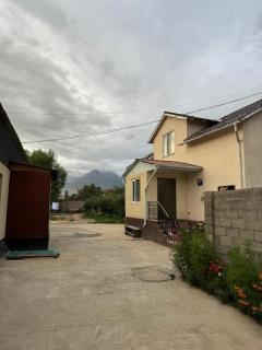 Ademi Guest House - 1