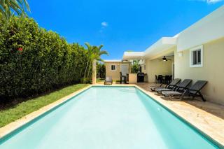 Poolside 2 BR Villa with Shuttle to the Beach - 0