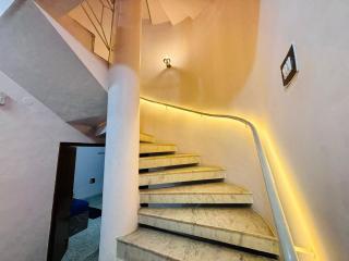 Majestic Villa - 5bhk AC - 7