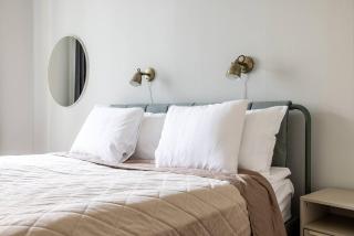Prime Area Smart TV Comfy King Bed Coffee - 6