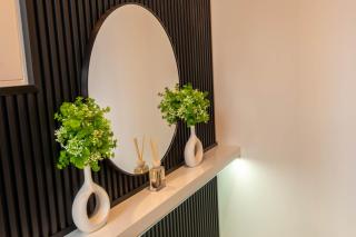 Zermatt45 - Luxury 2 Bedroom Apartment at Trizen with Ocean and City Views - 1