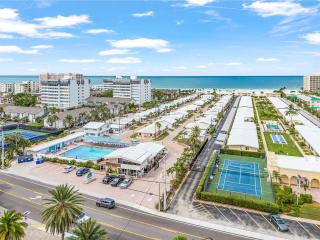 Plunge into Fun & Sun at Siesta Key- A Coastal Gem - Aloha Kai Suite - Roelens - 0