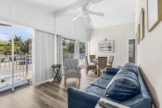 Plunge into Fun & Sun at Siesta Key- A Coastal Gem - Aloha Kai Suite - Roelens - 5