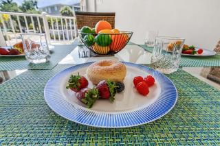 Plunge into Fun & Sun at Siesta Key- A Coastal Gem - Aloha Kai Suite - Roelens - 2