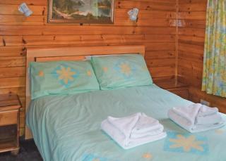 Hideaway Lodges - 8