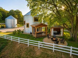 Silo Stay with Pasture Views & Covered Hot Tub - 0