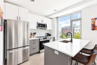Luxury Apt On Canal - 6