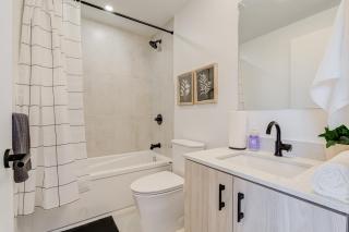 Escarpment Views - Luxury 1BR Condo - Resort-Style Amenities in North Burlington - 2