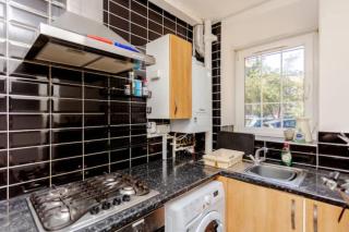 Fabulous 2 Bedroom Apartment in London Bridge - 2