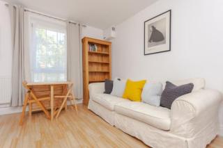 Fabulous 2 Bedroom Apartment in London Bridge - 3