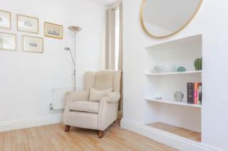 Fabulous 2 Bedroom Apartment in London Bridge - 1