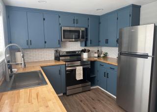 Radio Hill Retreat w/ Hot Tub near CWU & DT - 5