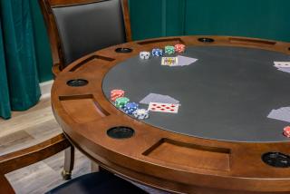 Family Luxury Getaway: Hot Tub, Sauna & Game Room - 3