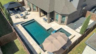 Luxury Oasis w Pool, Cinema, Games & Heated Spa - 0