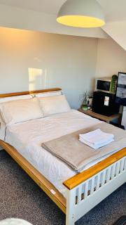 Ensuite Near Hillsborough Stadium Peak District Fast WiFi and Free Parking - 5