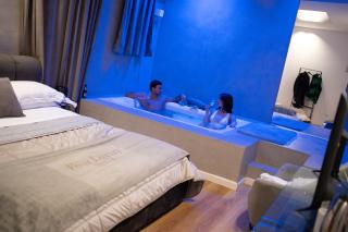 Four Luxury Suite - 6