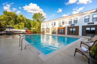 Red Roof Inn & Suites Middleborough - 8