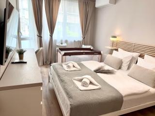 Luxury Boutique 2-Bedroom Apartment Downtown Burgas - 5
