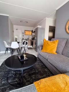 Business Traveler's Haven 2Bed Apartment - 9