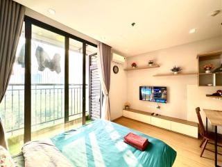 Modern Studio with Panoramic Lake and Skyline Views - 0