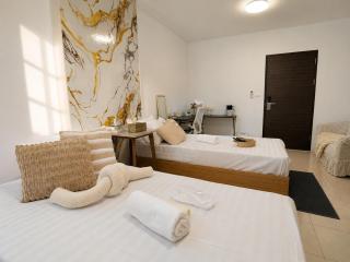Twin Bed Phuket Old Town Fast Wifi Netflix GymPool - 8