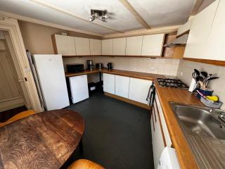 3BR Historic Townhouse for 6 Guests - 7