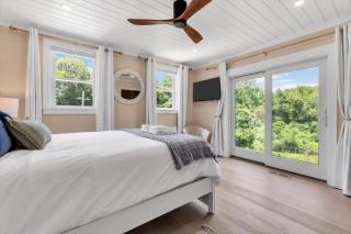 New Woodland Escape Walk To Beach and Bike Path 6 Sleeping Areas Kids Play Room Bird Watching Tower Garage Spacious Living Children's Amenities Covered 3rd Floor Patio Enjoy Wildlife - 6