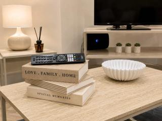 Stylish 3BDR in Glasgow - Sleeps 7 - Parking - 4