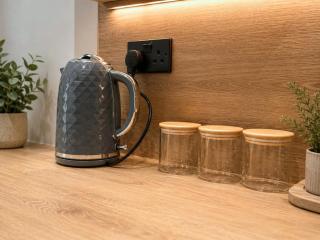 Stylish 3BDR in Glasgow - Sleeps 7 - Parking - 7