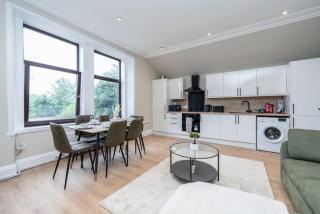 Stylish 2BDR inAberdeen - Sleeps 6 -Free Parking - 1