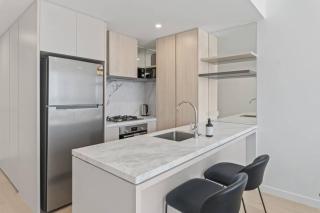 Stylish 1BR Apartment in Broadbeach - 3