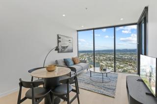 Stylish 1BR Apartment in Broadbeach - 2