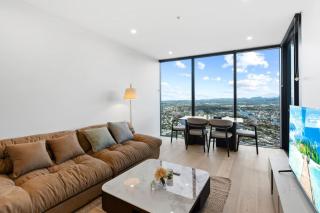 Luxury Broadbeach Island Stay with Ocean Views - 9