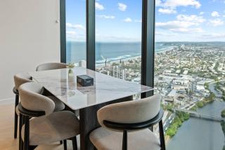 Luxury Broadbeach Island Stay with Ocean Views - 8
