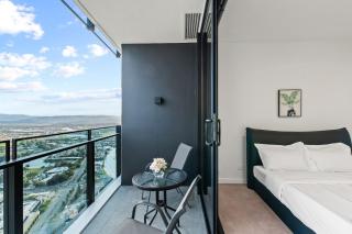 Luxury Broadbeach Island Stay with Ocean Views - 6