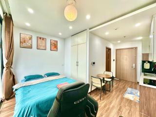 Luxury Lakefront Studio Living Experience at Vinhomes Green Bay - 2