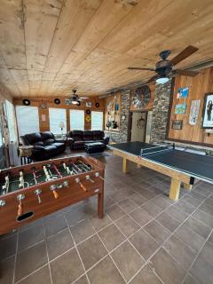 Unique Mountaintop Cabin on small farm with WiFi and outdoor pavilion - 8