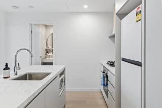 Luxury 1BR with Balcony and Resort Facilities - 3