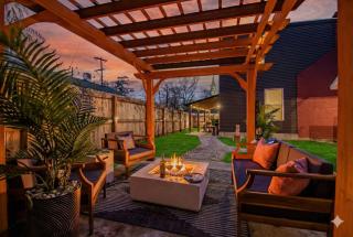 Luxury STL Oasis: Sauna, Firepit Lounge & Games - 9